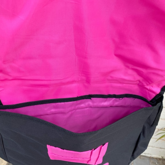 Hello kitty backpack - Picture 3 of 6